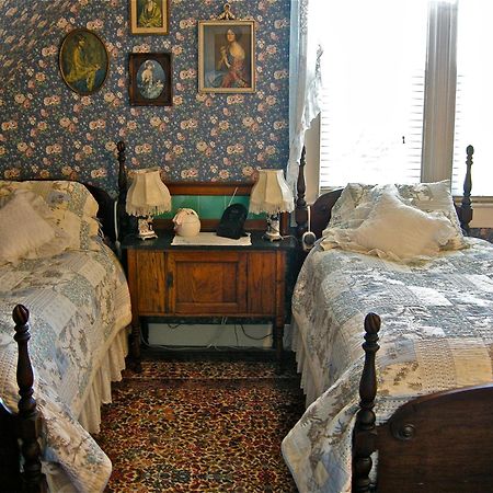 נורת' בנד The Old Tower House Bed & Breakfast מראה חיצוני תמונה