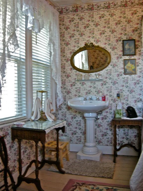 נורת' בנד The Old Tower House Bed & Breakfast חדר תמונה
