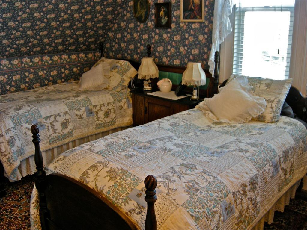 נורת' בנד The Old Tower House Bed & Breakfast חדר תמונה