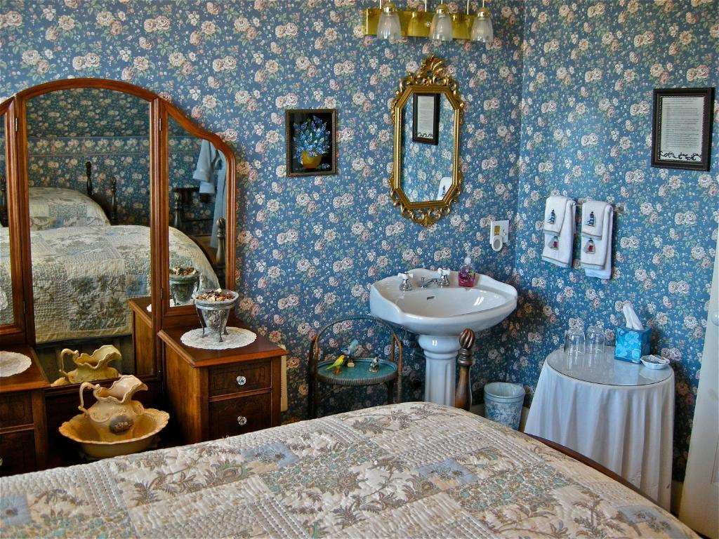 נורת' בנד The Old Tower House Bed & Breakfast מראה חיצוני תמונה