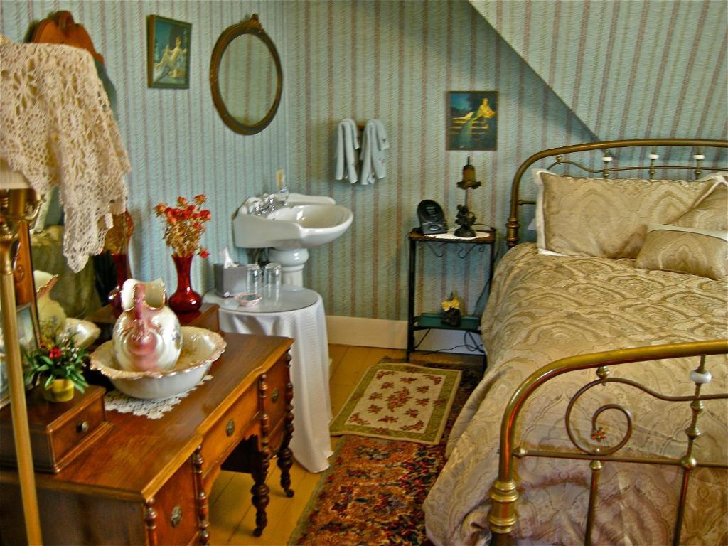 נורת' בנד The Old Tower House Bed & Breakfast חדר תמונה