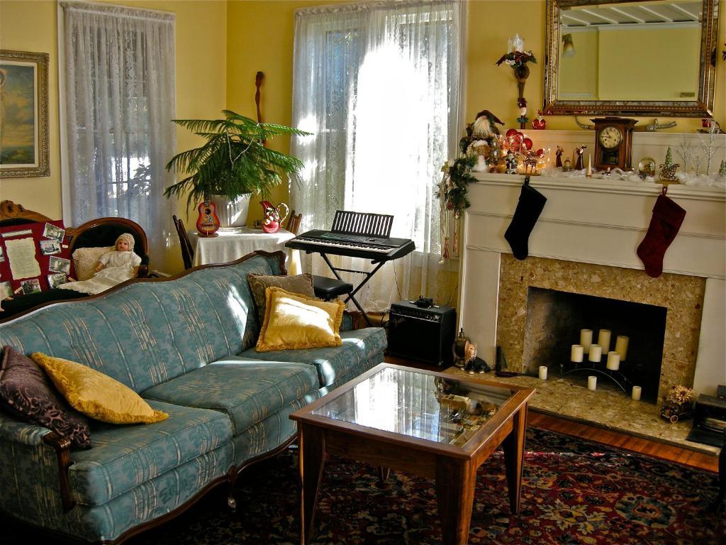 נורת' בנד The Old Tower House Bed & Breakfast מראה חיצוני תמונה